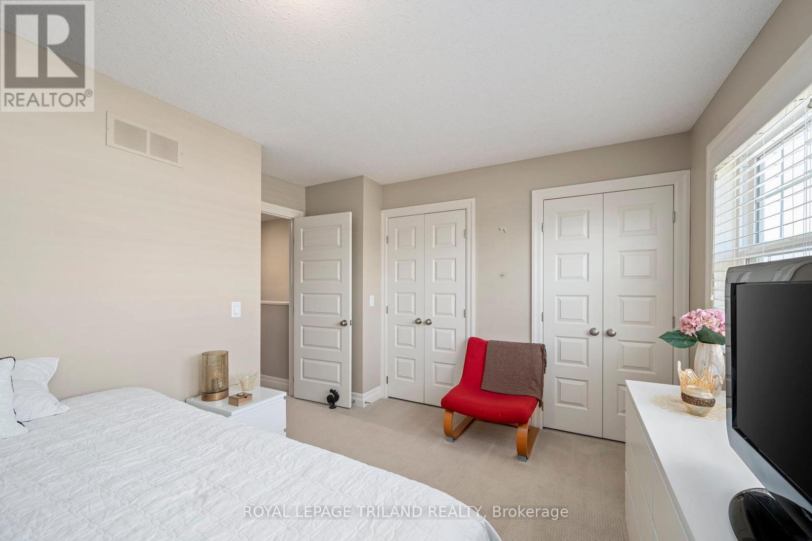 #80 1850 BEAVERBROOK AVENUE - 17