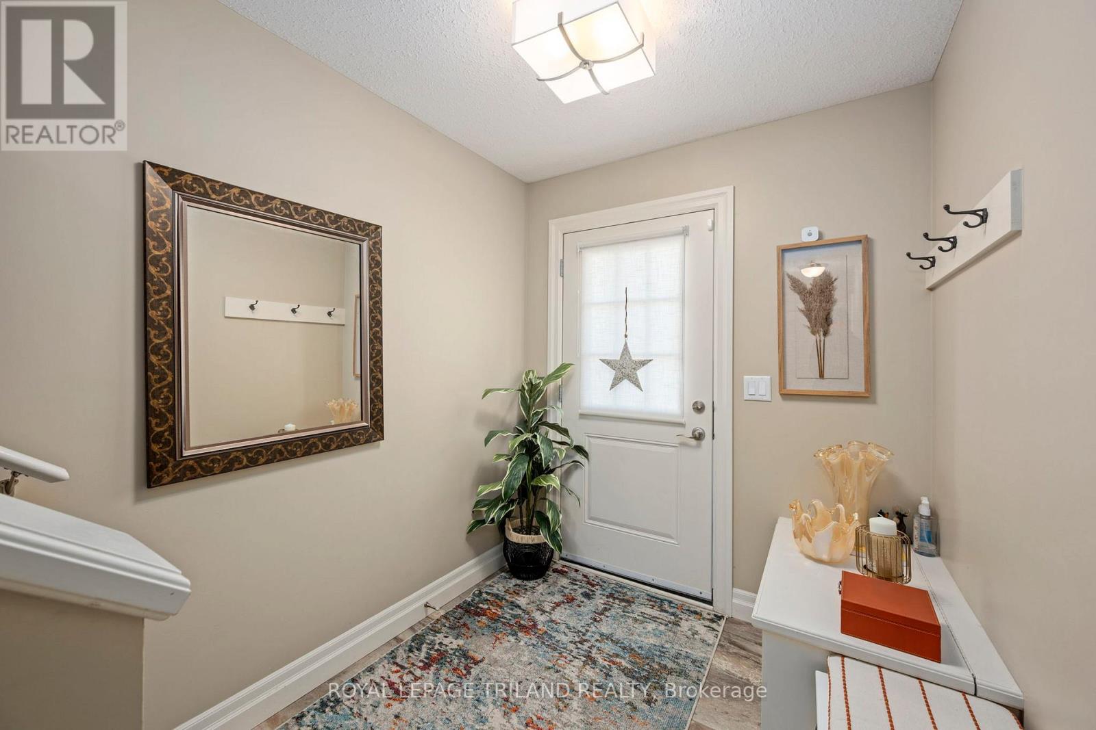 #80 1850 BEAVERBROOK AVENUE - 21