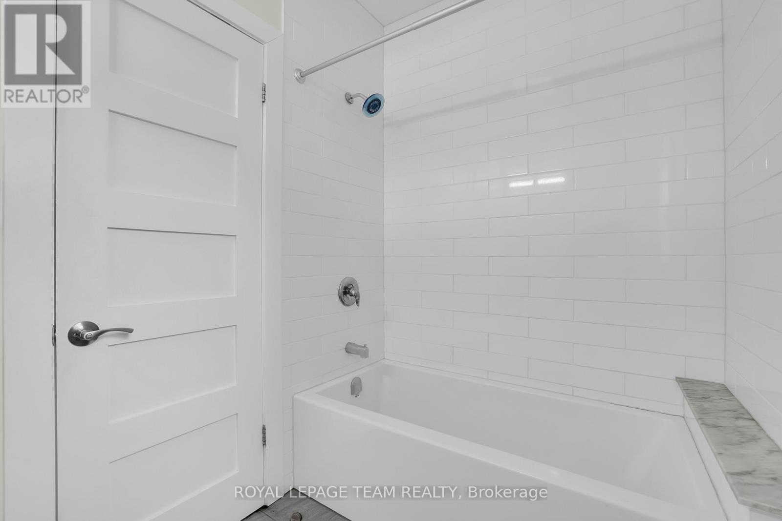 2 Bed, 1 Bath Multi-Family for Rent in Ottawa – A (MAIN LEVEL) – 531 MCLEOD STREET, Ottawa – MLS# X13231220 - Image 2