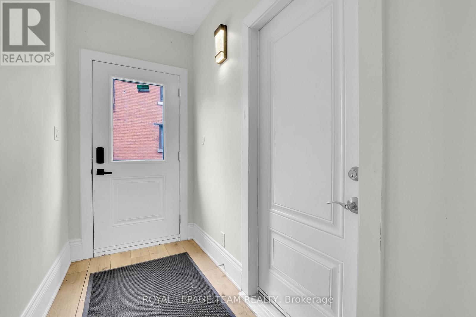2 Bed, 1 Bath Multi-Family for Rent in Ottawa – A (MAIN LEVEL) – 531 MCLEOD STREET, Ottawa – MLS# X13231220 - Image 5
