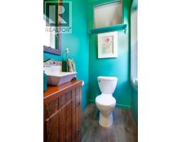 409 Third Street E, Revelstoke, BC V0E2S0 Photo 11