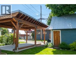 409 Third Street E, Revelstoke, BC V0E2S0 Photo 32