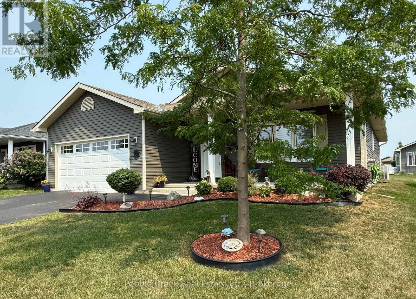 24 HURON HEIGHTS DRIVE - 32