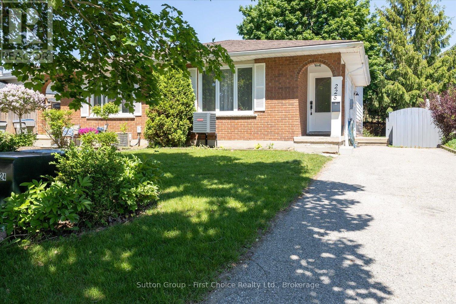 225 HURON STREET S - Image 2