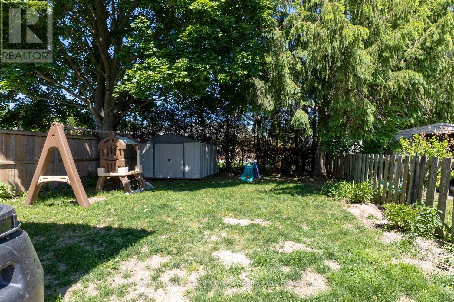 225 HURON STREET S - 25