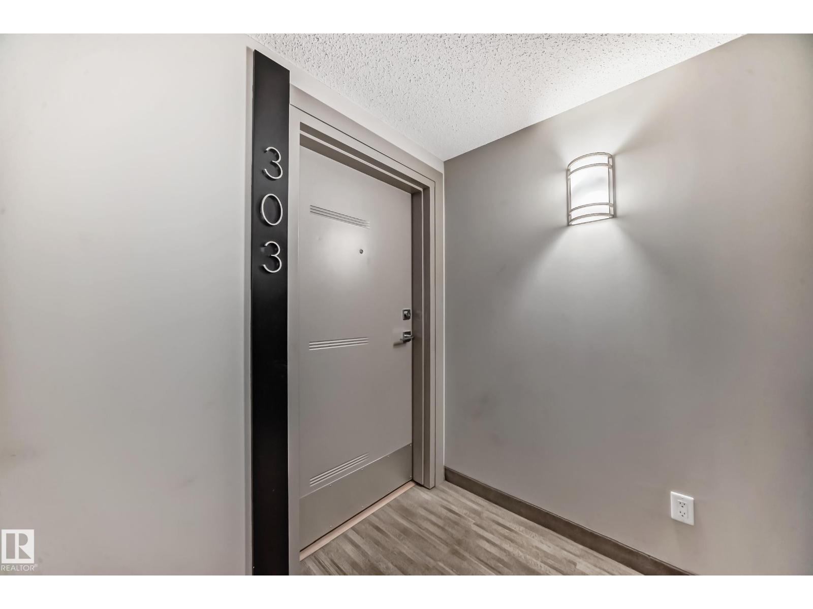 #303 10606 84 AV NW - 32