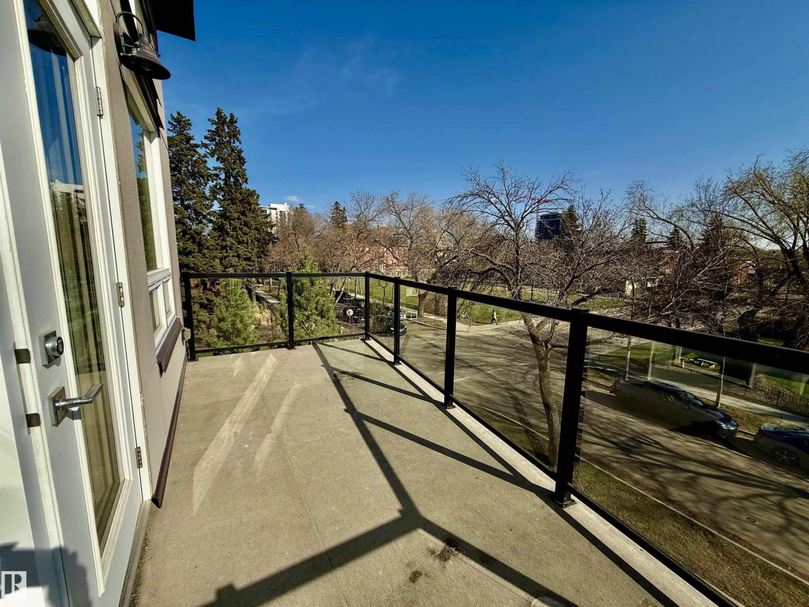 #303 10606 84 AV NW - 42