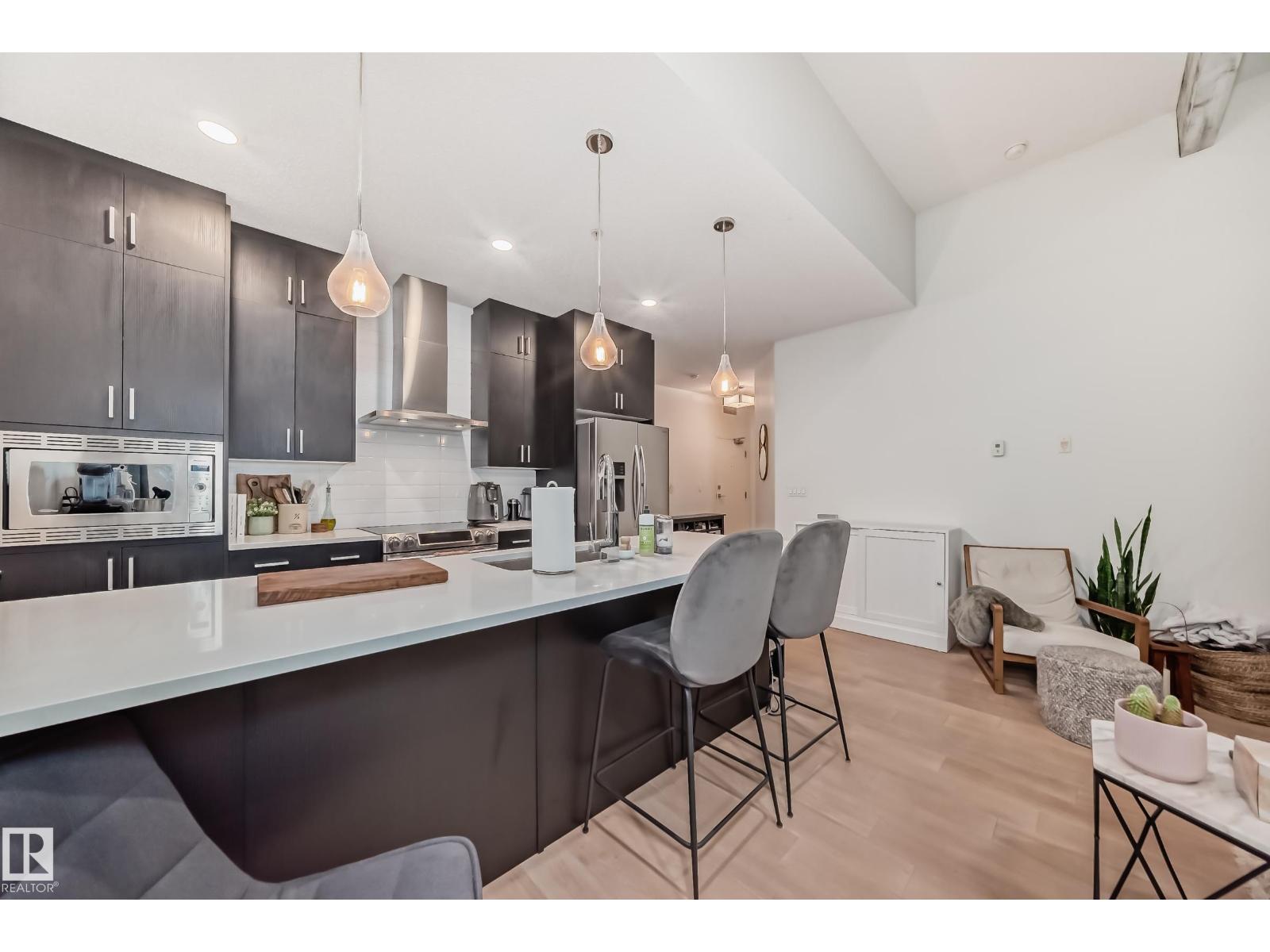 #303 10606 84 AV NW - 5
