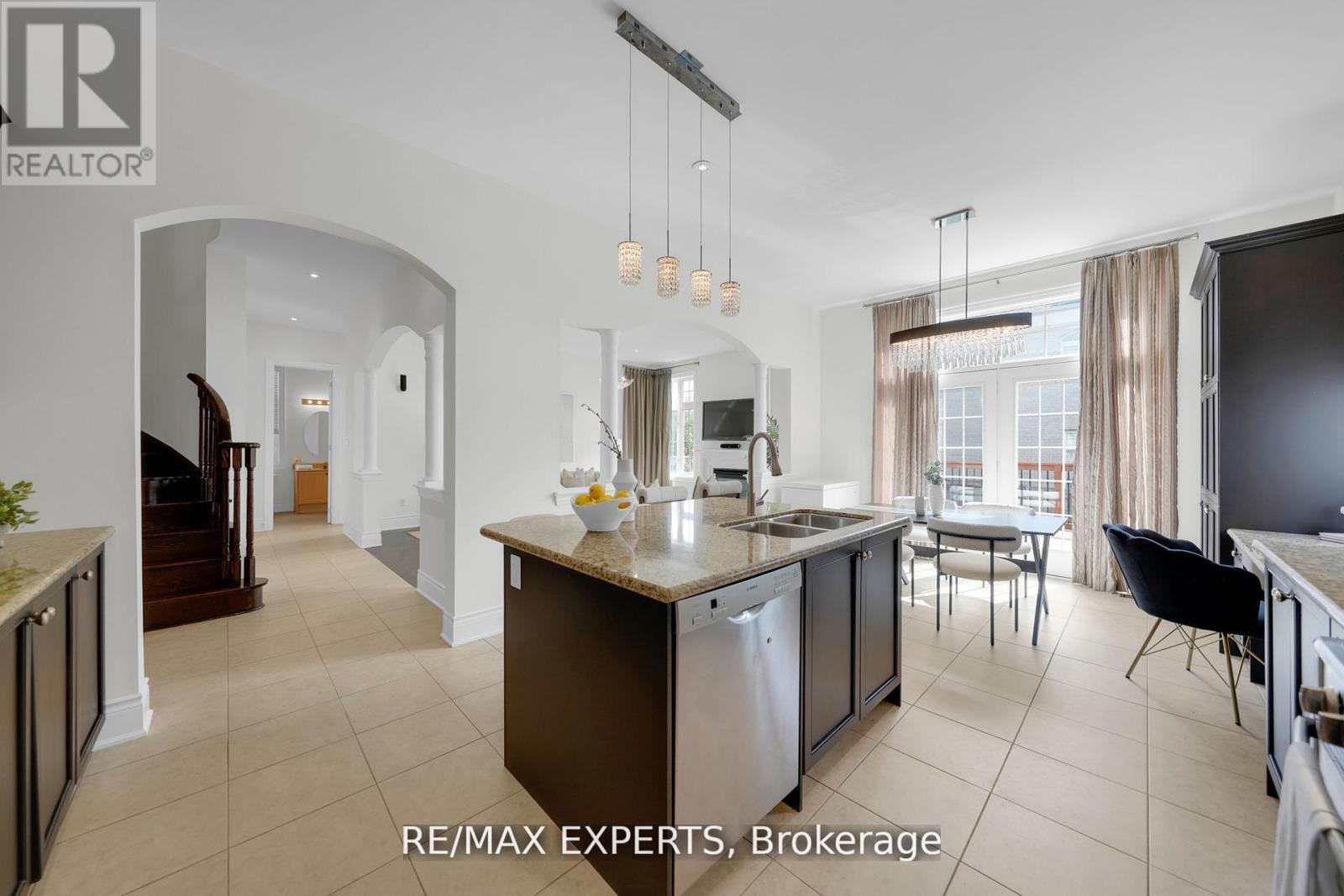 134 ORLEANS CIRCLE - 16