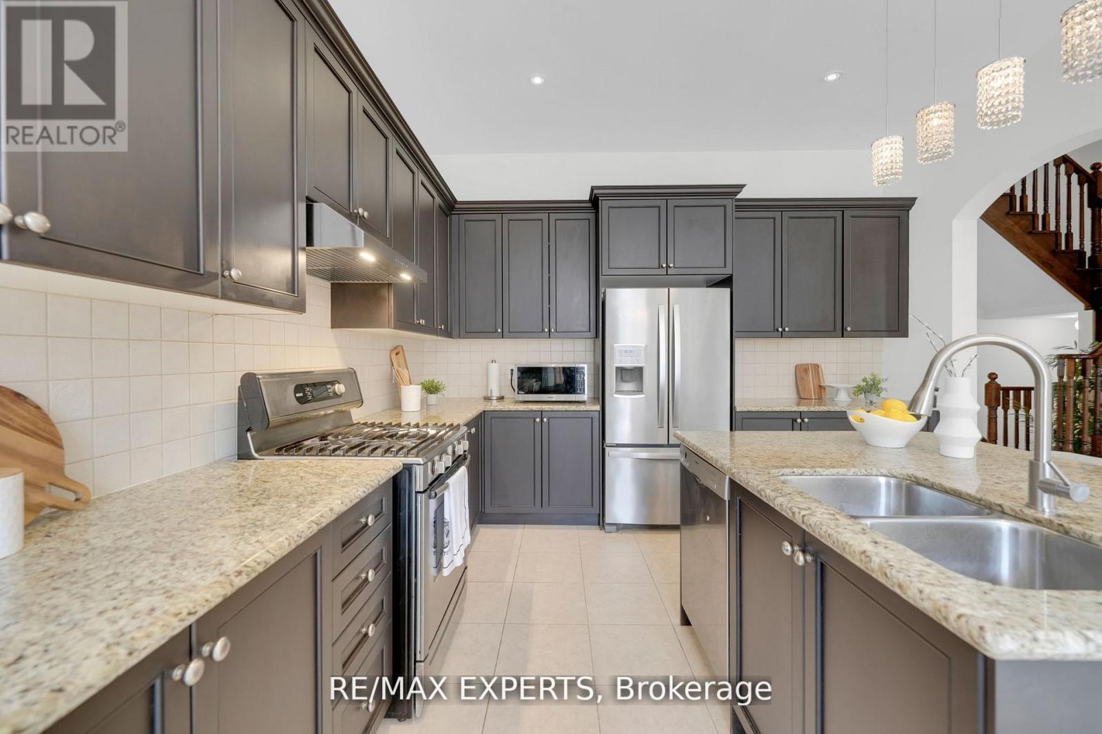 134 ORLEANS CIRCLE - 19