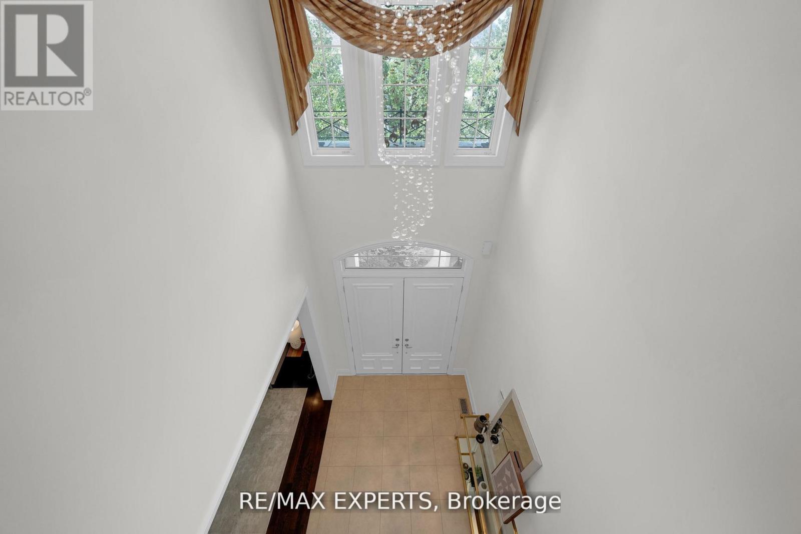 134 ORLEANS CIRCLE - 31