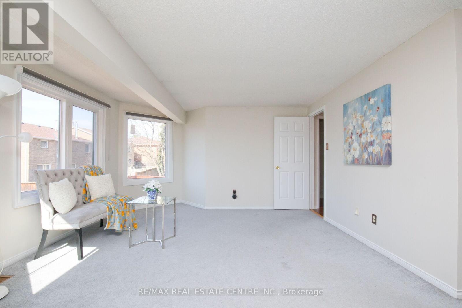 34 SMITHERS CRESCENT - 34