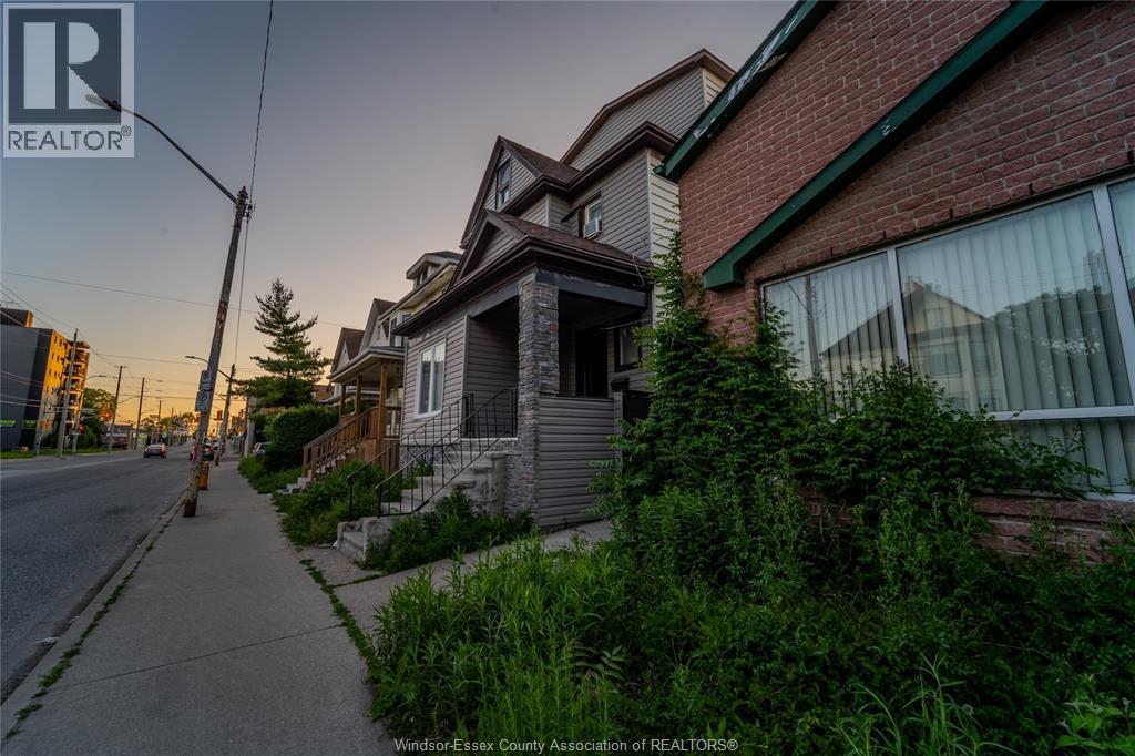 446 WYANDOTTE STREET West - Image 3