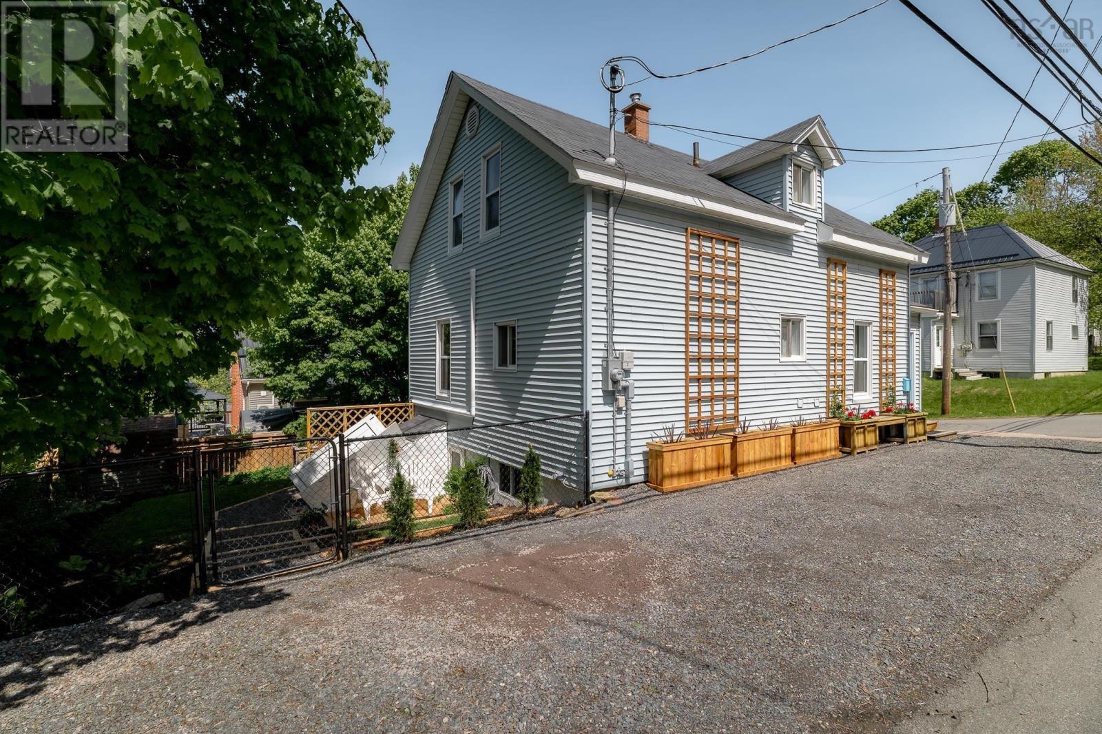 173 Acadia Street - 49
