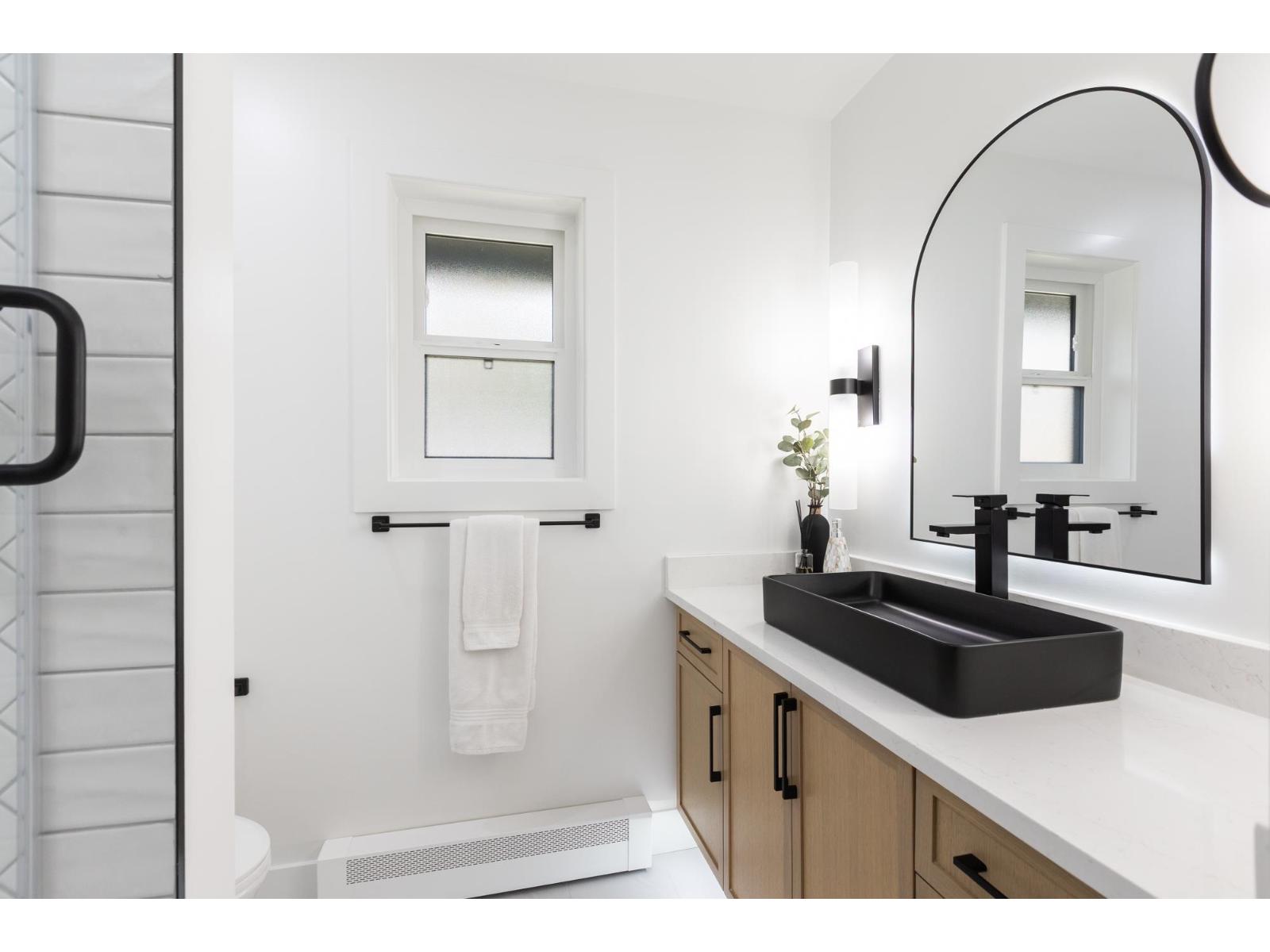 4 Bed, 3 Bath House for Sale in Surrey – 1830 126 STREET, Surrey - Image 2