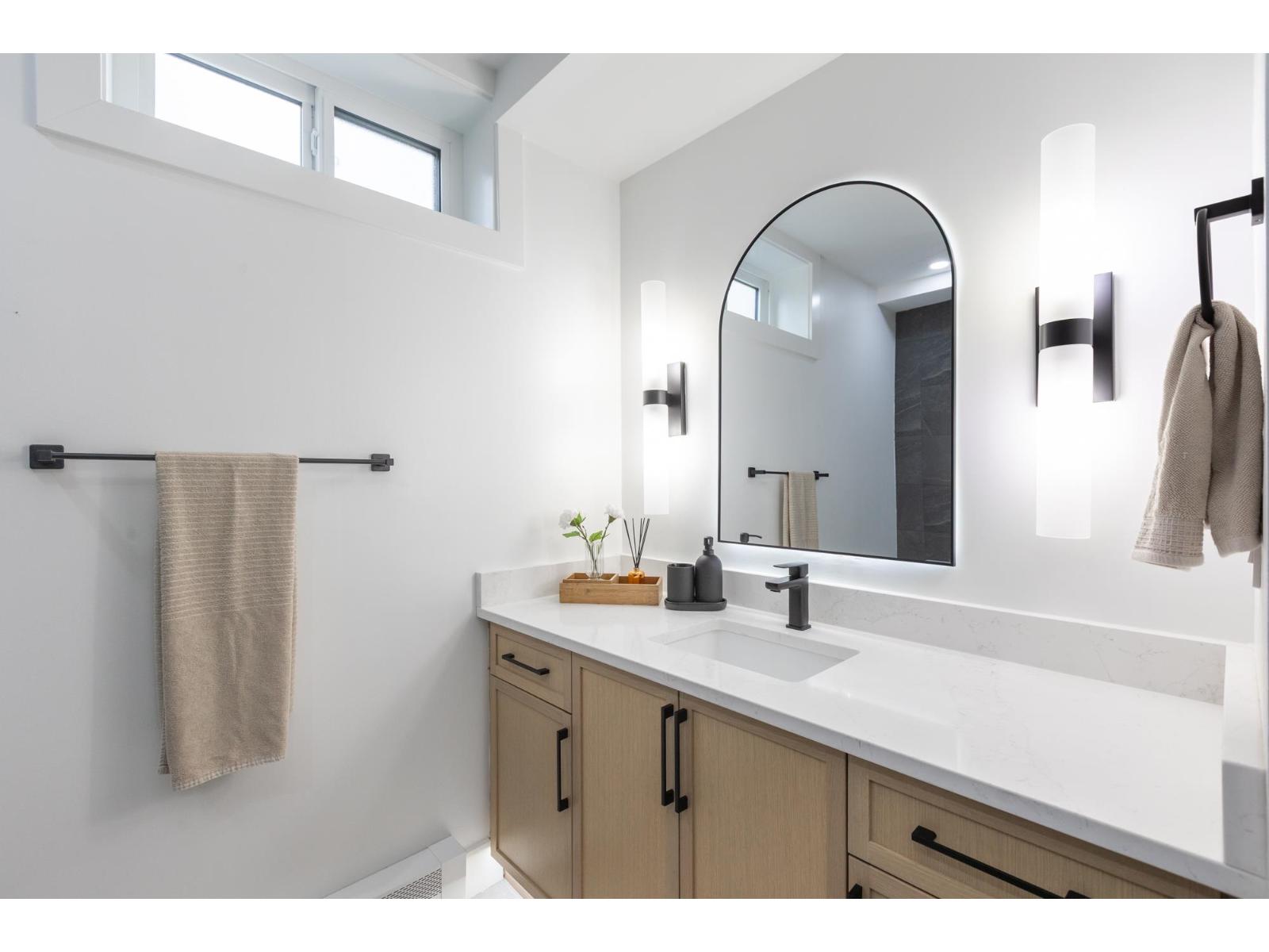 4 Bed, 3 Bath House for Sale in Surrey – 1830 126 STREET, Surrey - Image 18