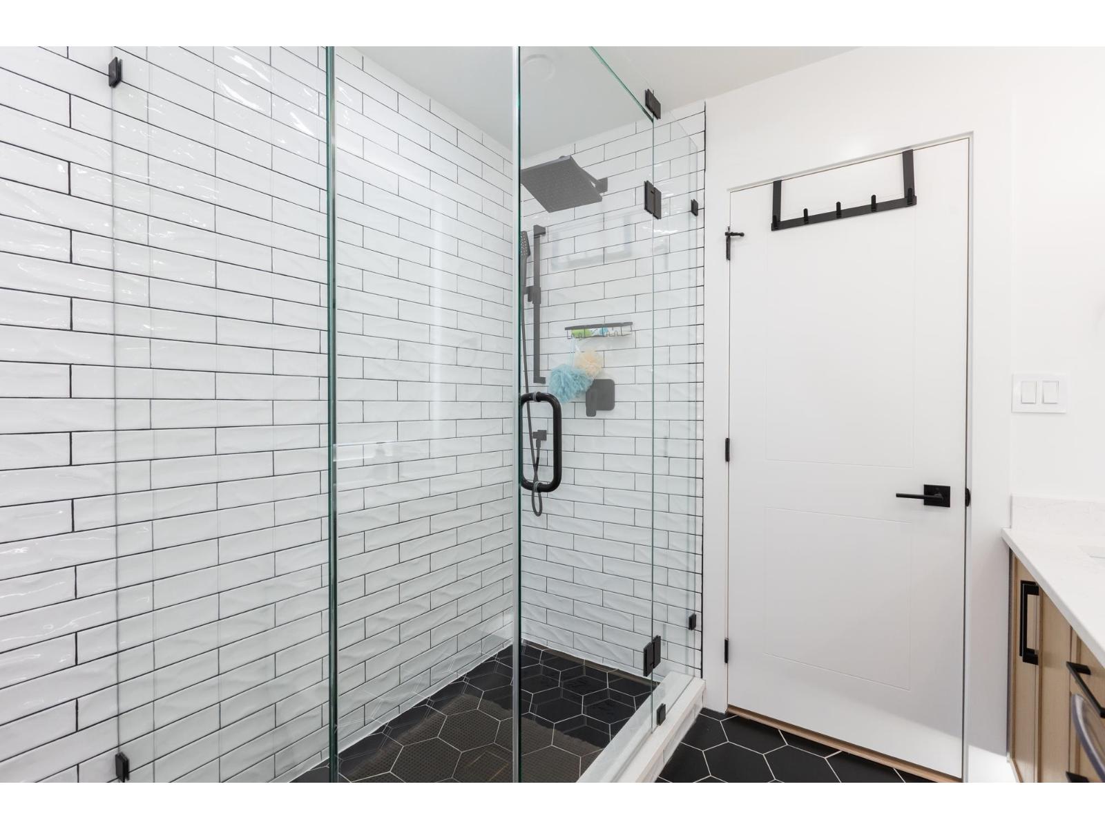 4 Bed, 3 Bath House for Sale in Surrey – 1830 126 STREET, Surrey - Image 3