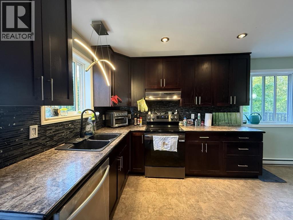 1930 SANDERS Street, Hazelton