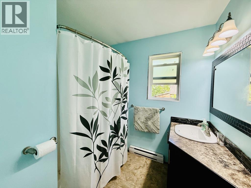 1930 SANDERS Street, Hazelton
