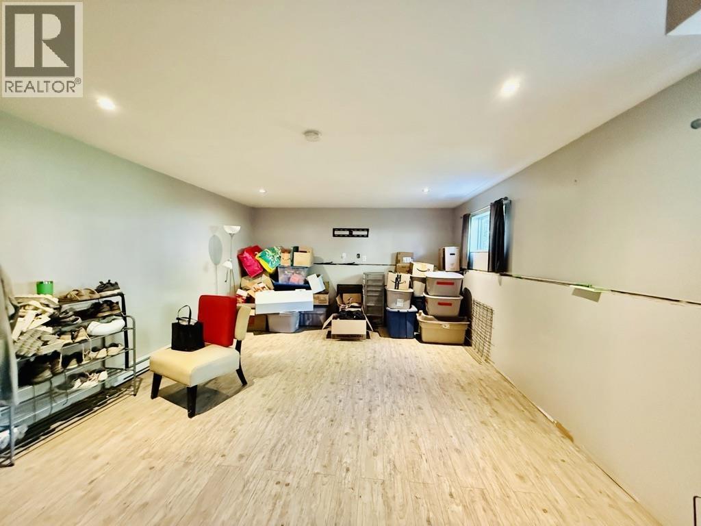 1930 SANDERS Street, Hazelton