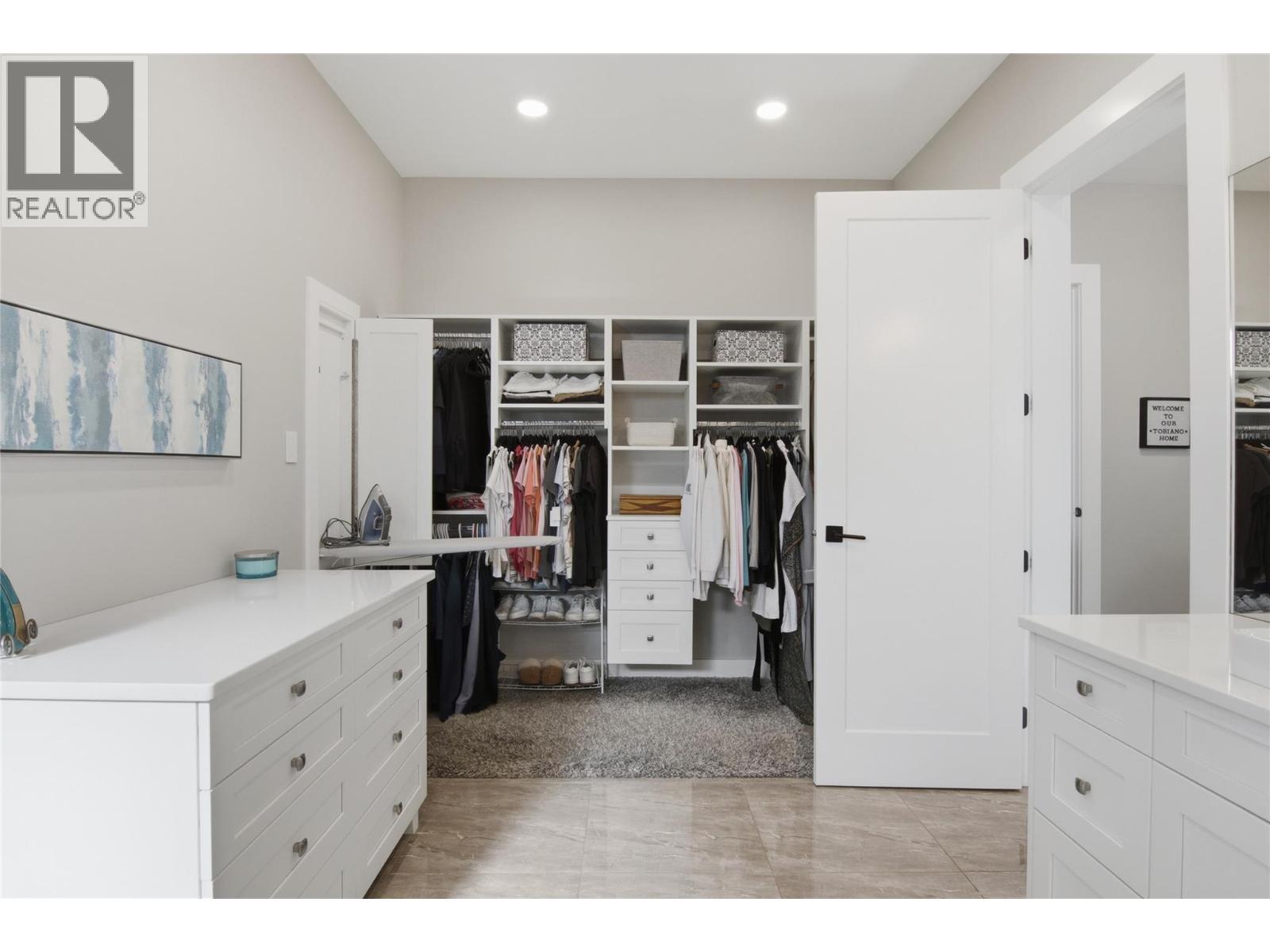 176 RUE CHEVAL NOIR Street - 24