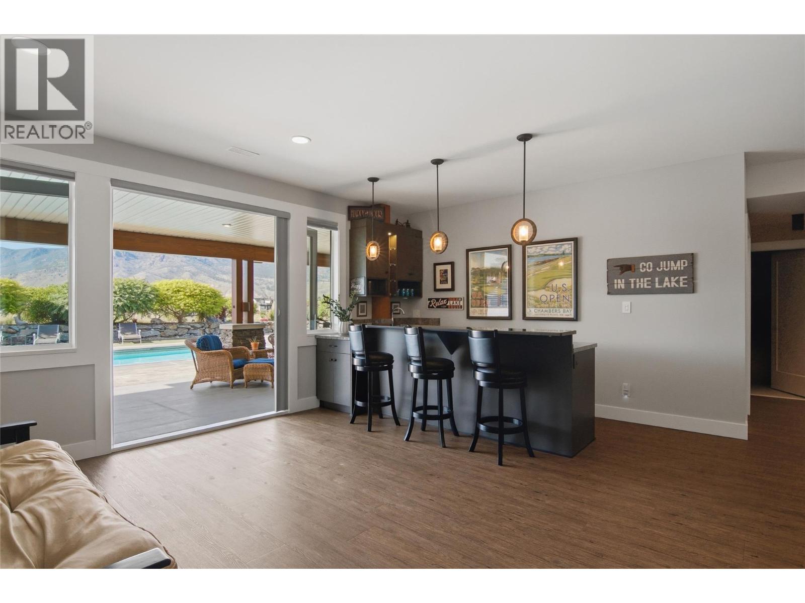 176 RUE CHEVAL NOIR Street - 43