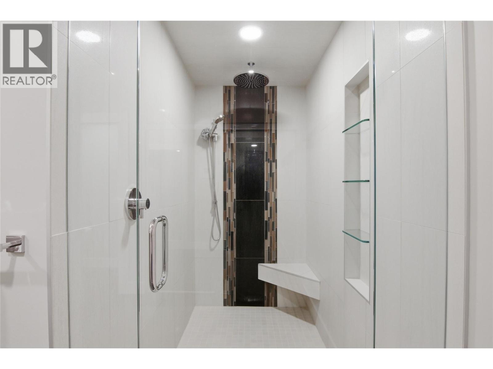 176 RUE CHEVAL NOIR Street - 37