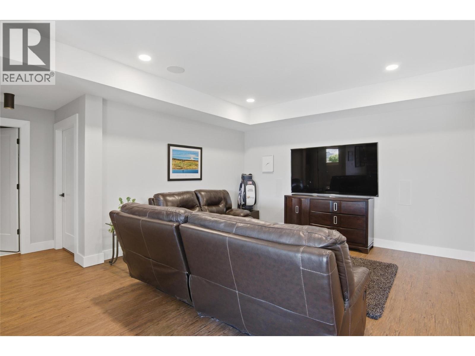 176 RUE CHEVAL NOIR Street - 44