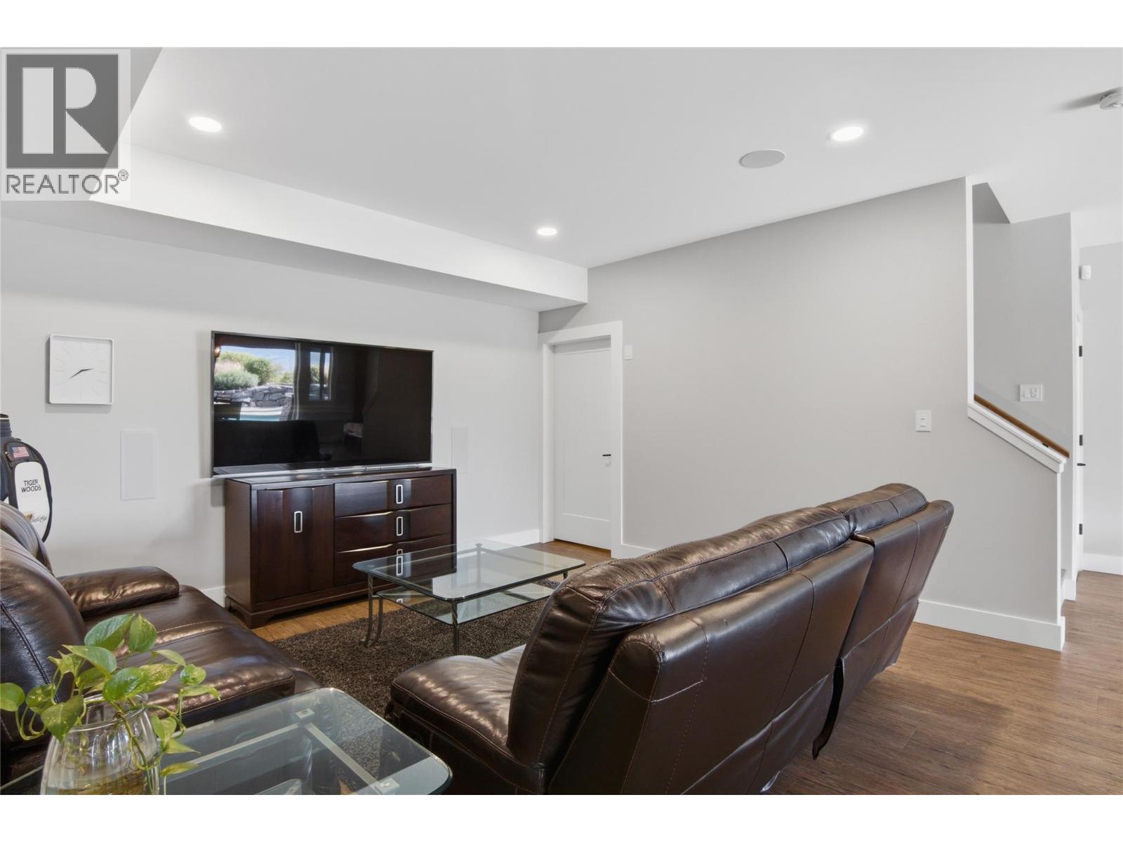176 RUE CHEVAL NOIR Street - 45