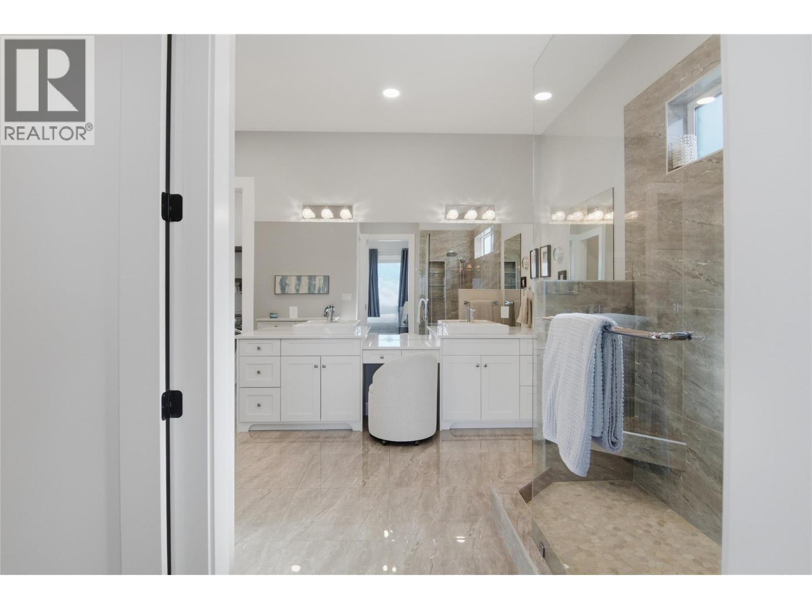 176 RUE CHEVAL NOIR Street - 22