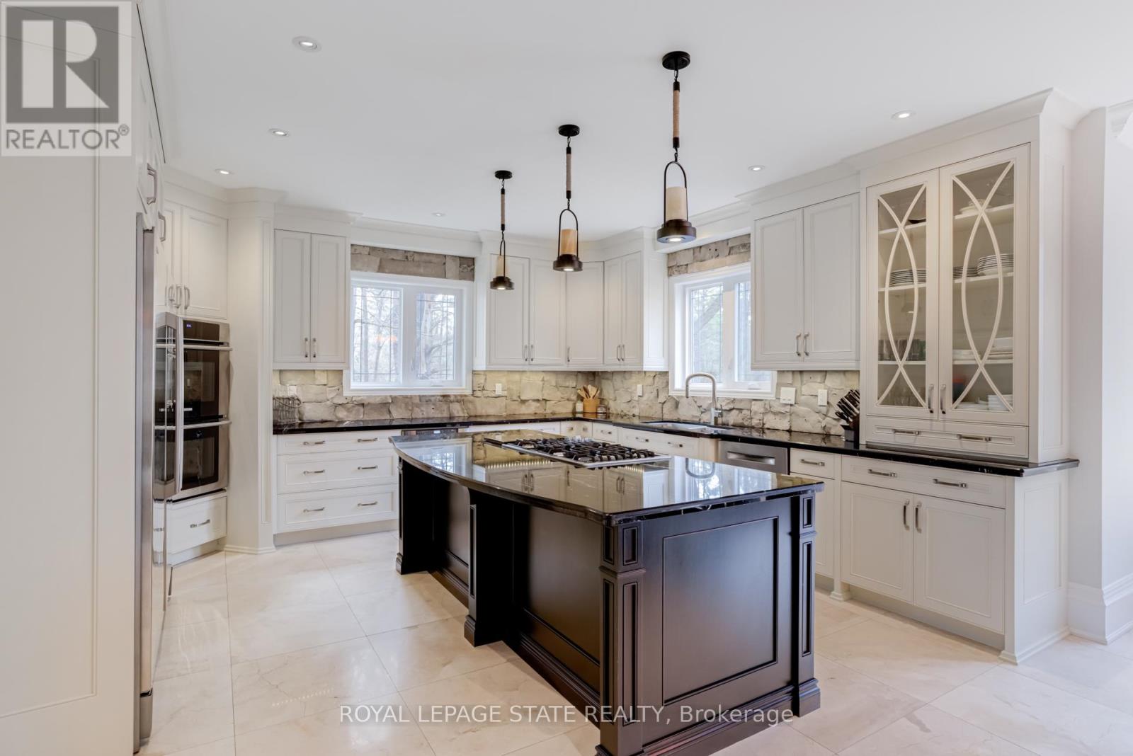 18 ELDER CRESCENT - 14