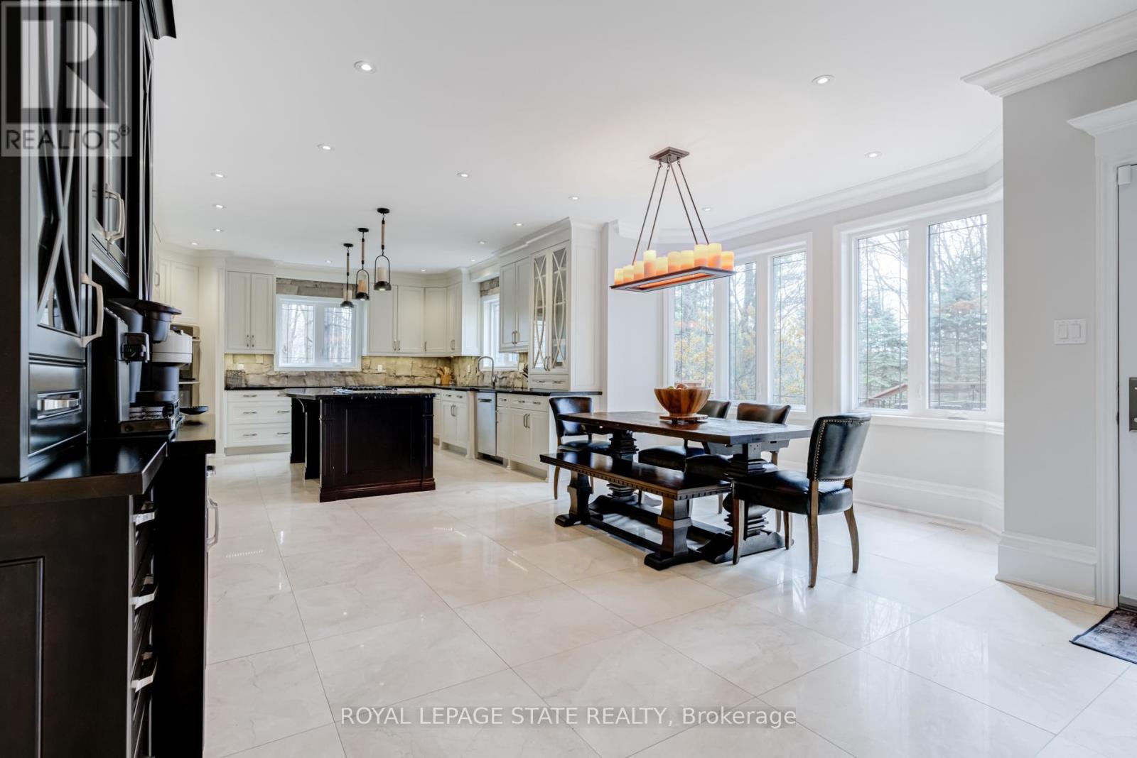 18 ELDER CRESCENT - 16
