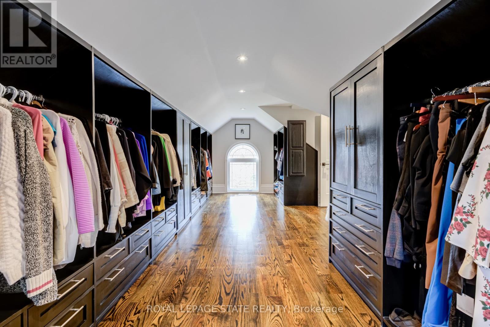 18 ELDER CRESCENT - 30