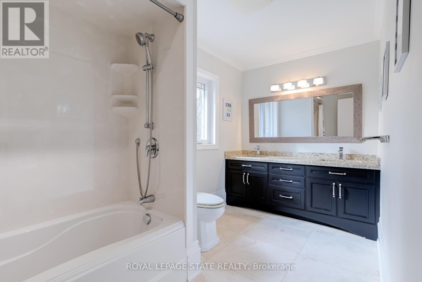 18 ELDER CRESCENT - 33