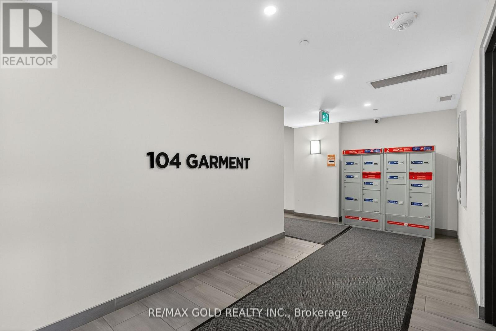 #1010 104 GARMENT STREET - 10