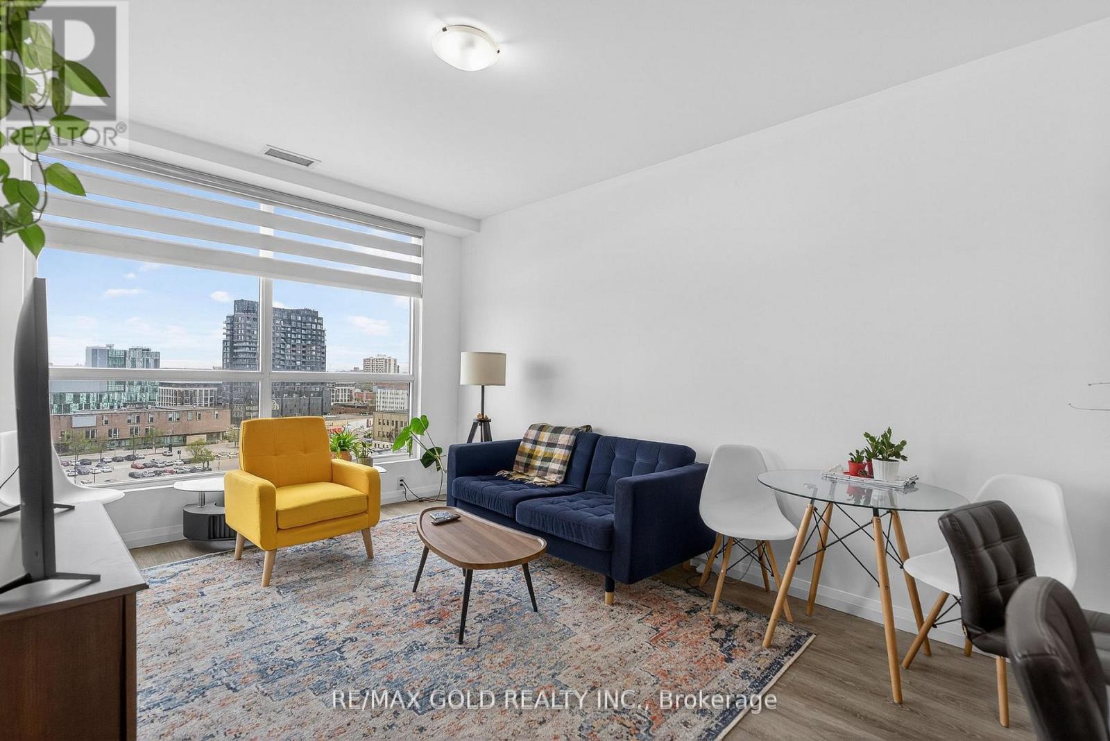 #1010 104 GARMENT STREET - 28