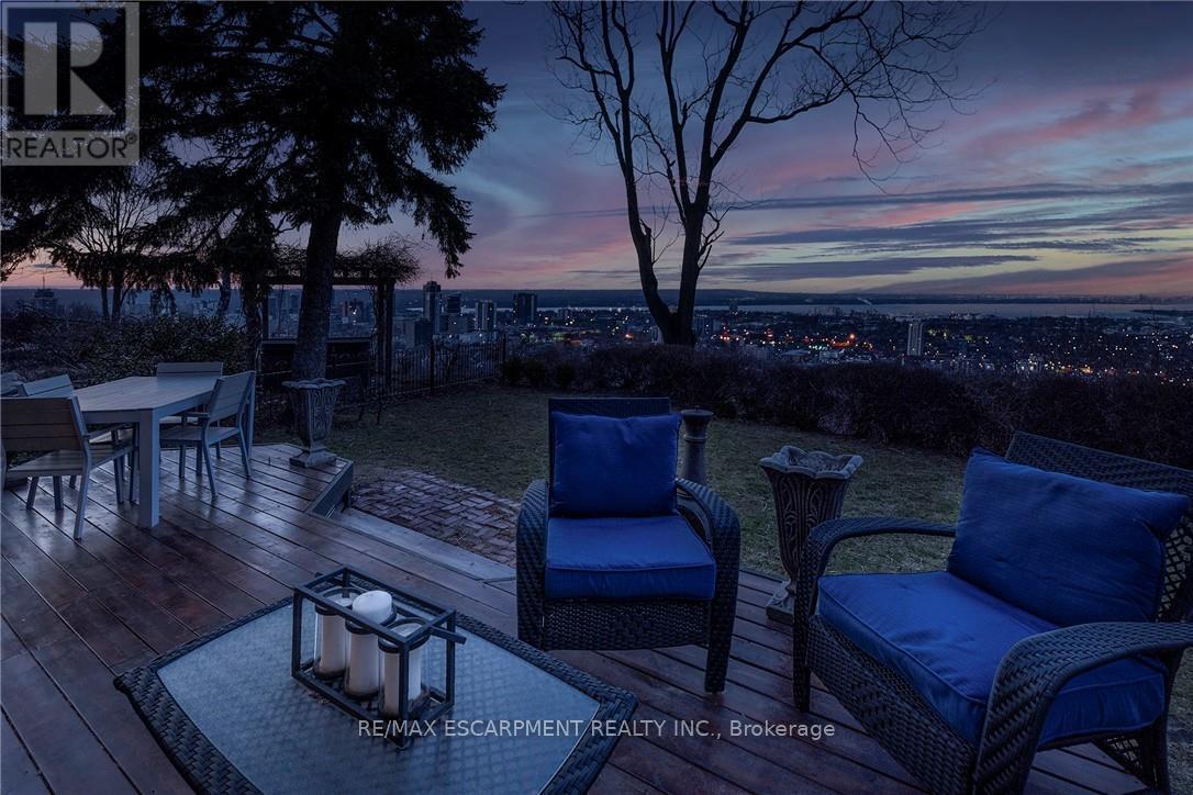 47 MOUNTAIN PARK AVENUE