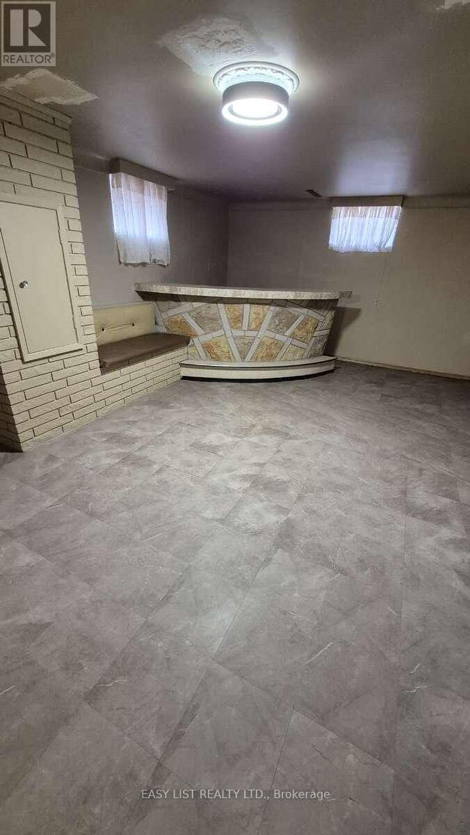 2371 ALEXIS ROAD - 25
