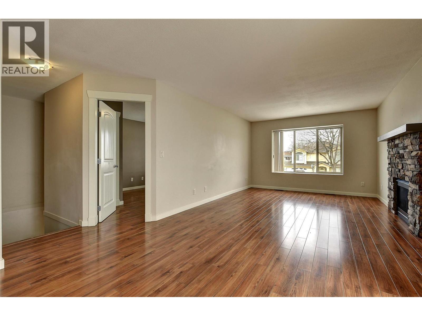 369 Wallace Road photo 4