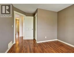 Kitchen - 369 Wallace Road, Kelowna, BC V1X4T4 Photo 12