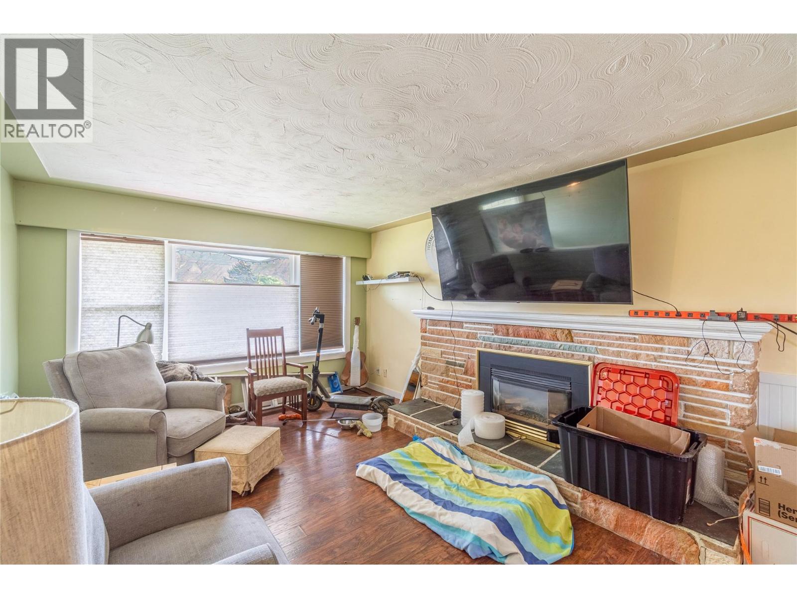 2435 Young Avenue - 7