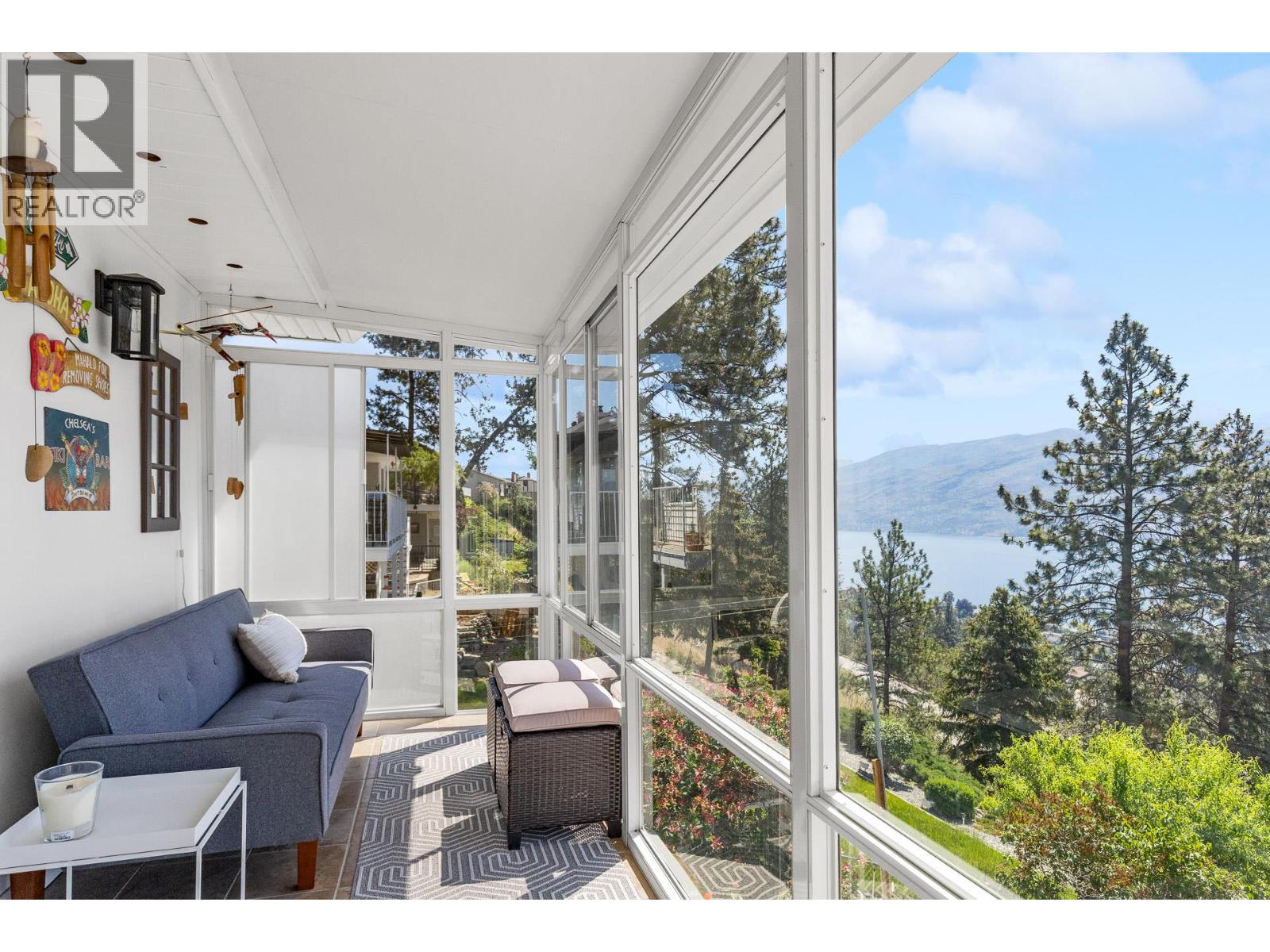  4215 6th Avenue, Peachland