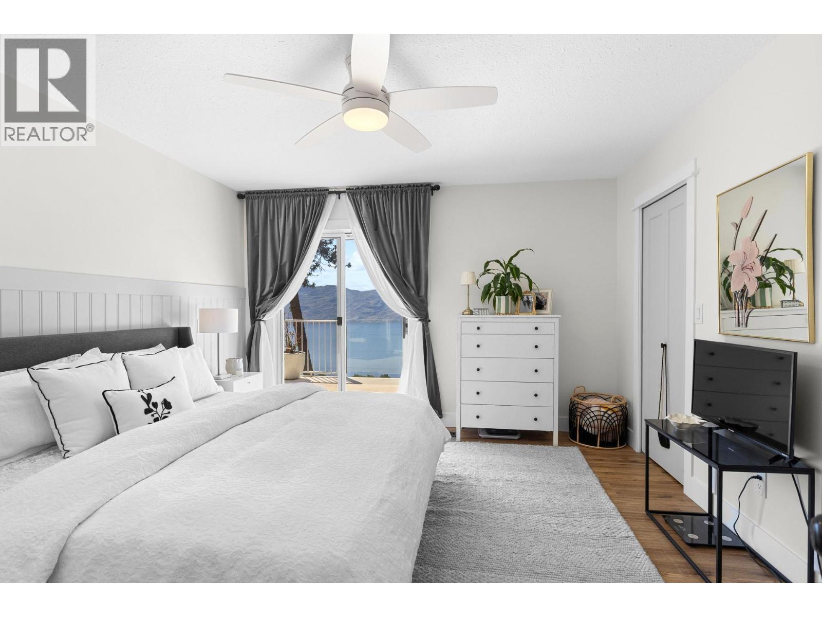  4215 6th Avenue, Peachland