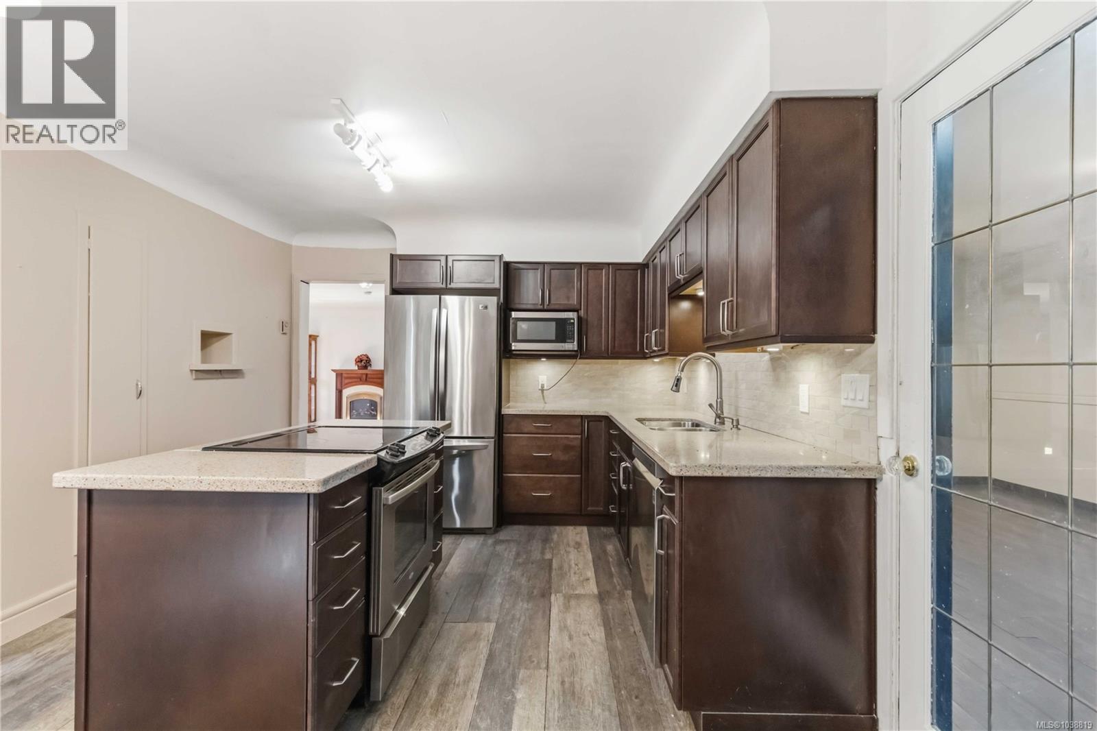 4139 Carey Rd - 14