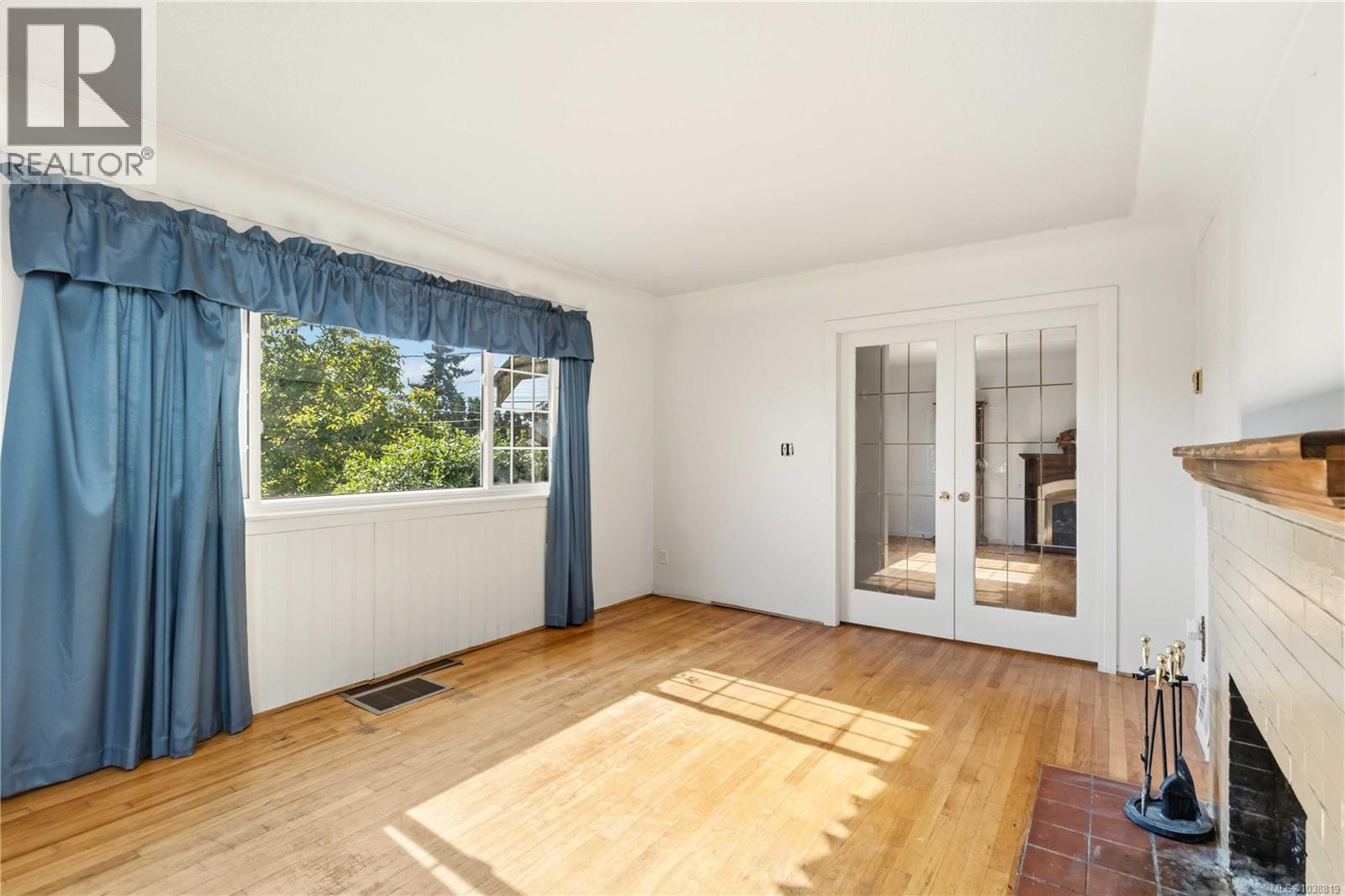 4139 Carey Rd - 10