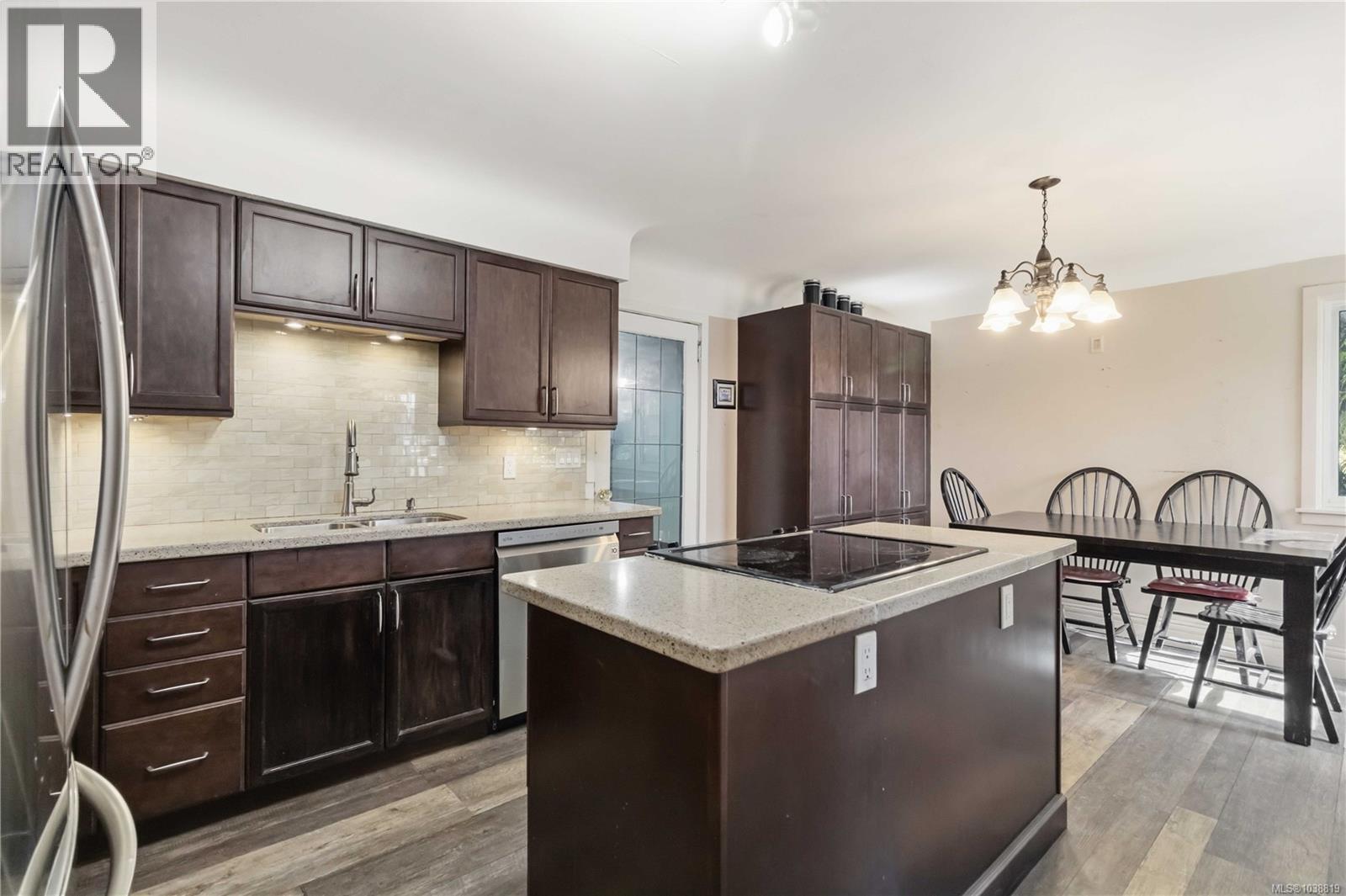 4139 Carey Rd - 12