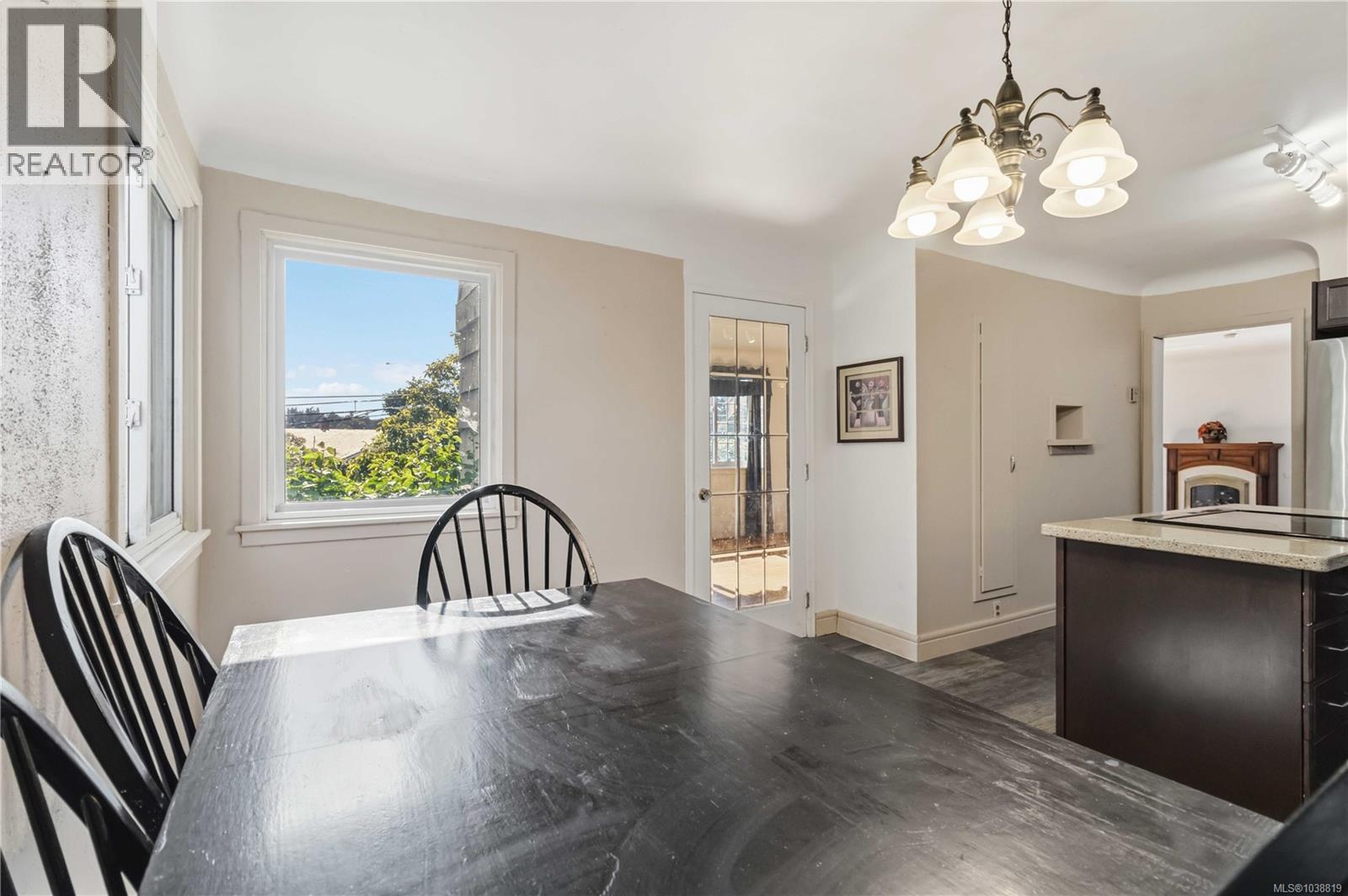 4139 Carey Rd - 16