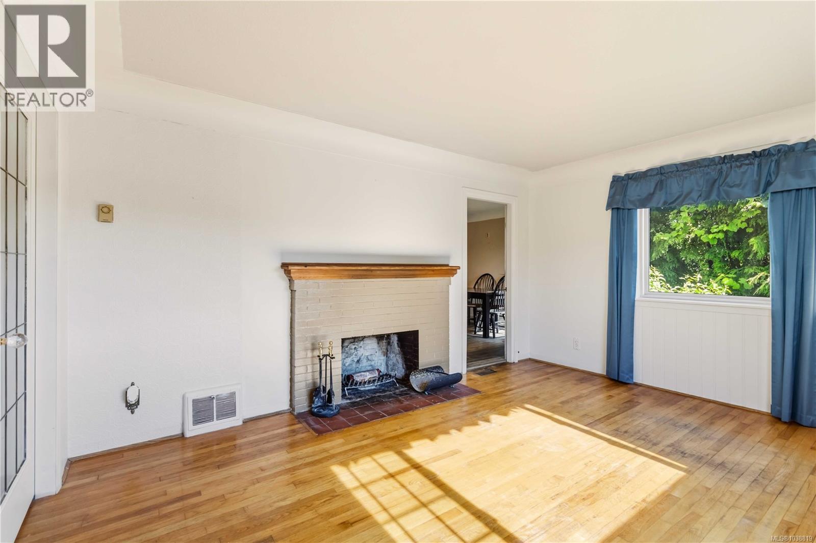 4139 Carey Rd - 9