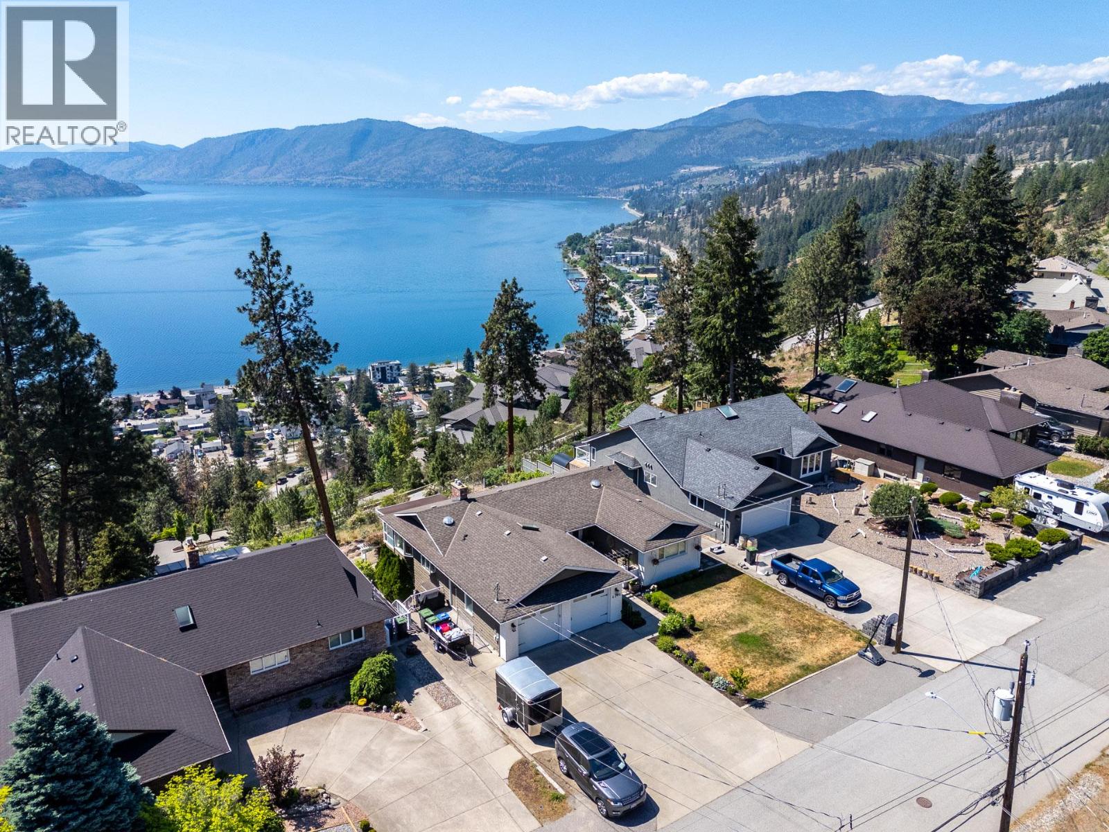  4215 6th Avenue, Peachland