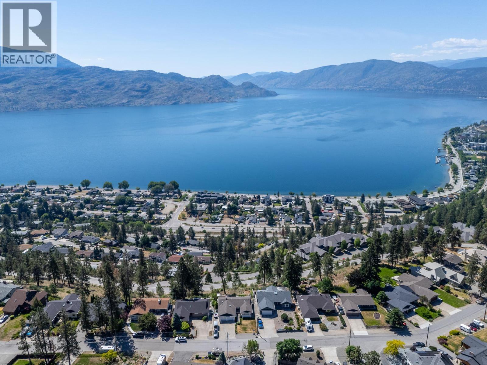  4215 6th Avenue, Peachland